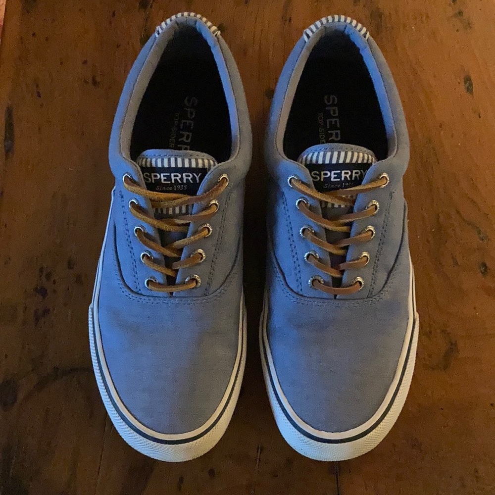 Sperry seersucker, men’s 10.5.